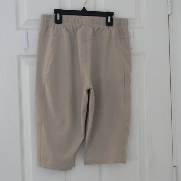 Baleaf Shorts Khaki Sz M Hiking Track Biking Lightweight Pockets Pull On NWOT - Picture 2 of 4